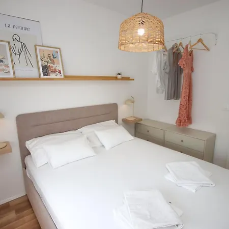 2 Bedroom Sunny *