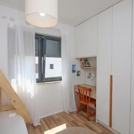 2 Bedroom Sunny *