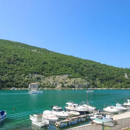 Apartment 2 Bedroom Sunny Dracevo Selo
